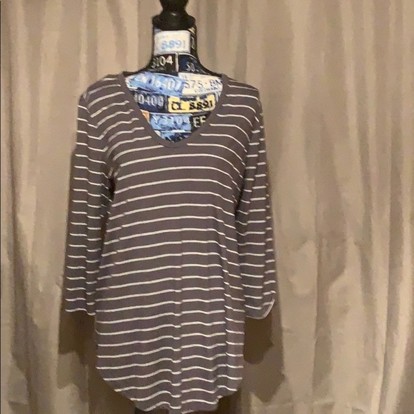 a.n.a 3/4 sleeve tunic - Picture 2 of 7